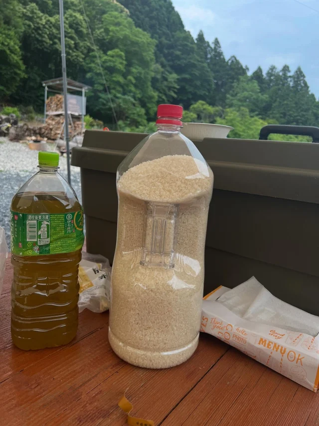 先日、お客様から新潟のお米を頂きました。
食べたことないレベルで美味しく、新種のスイーツかと思いました💦新潟に住んでる人が羨ましいです笑  #ルンルングランピング長瀞 #長瀞