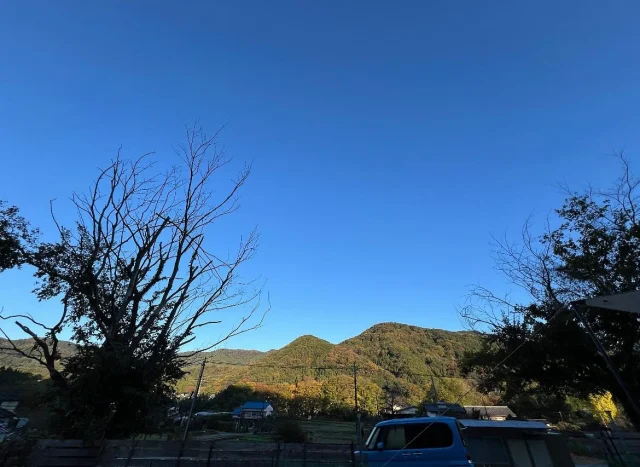 おはようの時間です。山が太陽に照らされる☀️
#ルンルングランピング長瀞